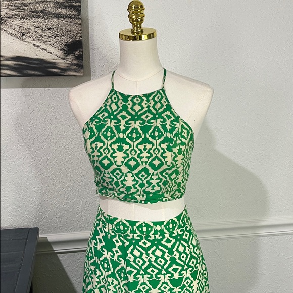 100% Rayon floral halter top and skirt set size Small by Aakaa - Picture 6 of 11